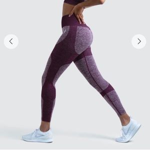 Doyoueven impact seamless leggings and sports Bra size Small